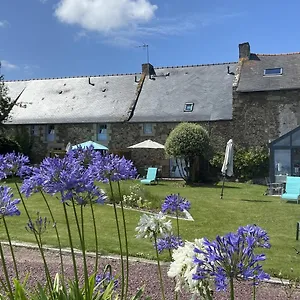 La Métairie Du Vauhariot: Seaside With Heated Pool And Mont Saint-michel View Guest house